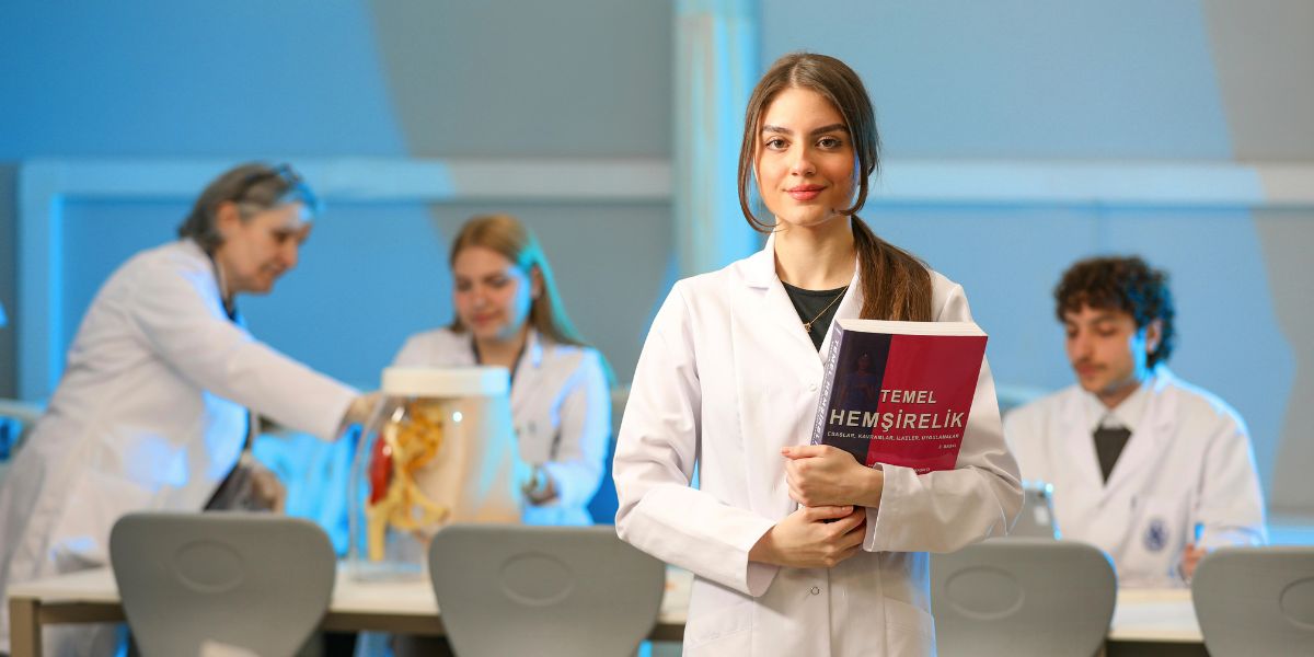 Emprego em Enfermagem em Coimbra: Guia Completo e Estratégias