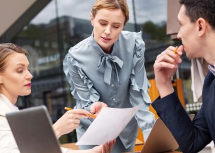 Emprego no Algarve com Alojamento: Oportunidades e Desafios