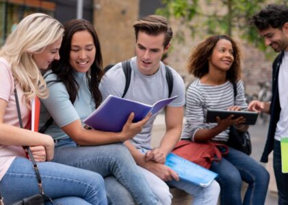 Emprego no Estrangeiro com Alojamento: Dicas e Destinos