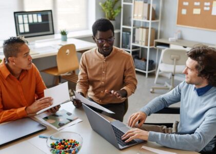 Serviços e Oportunidades no Centro de Emprego de Alcobaça