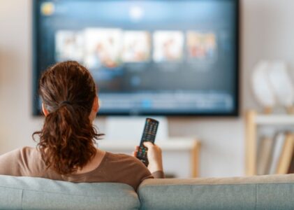 Adeus à Televisão Tradicional: A Minha Experiência com o IPTV em Portugal